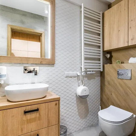 アパートホテル Lucylla 3*