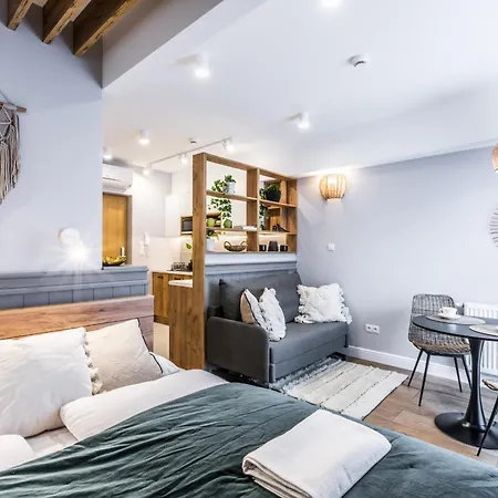 Lucylla Aparthotel 3*