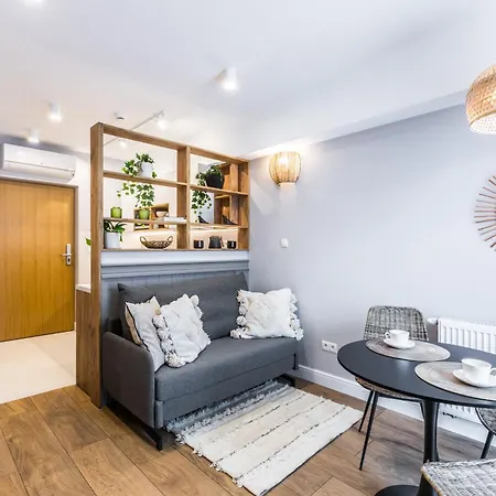 Lucylla アパートホテル