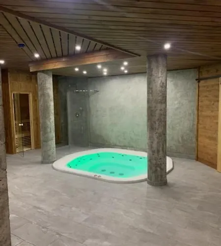 Lucylla 3* زاكوباني