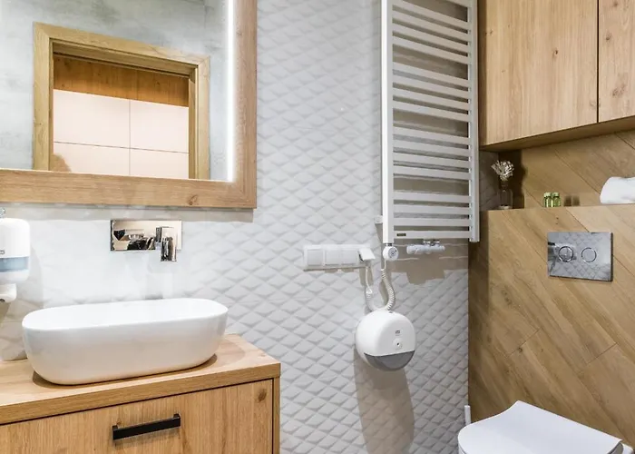 Aparthotel Lucylla 3*